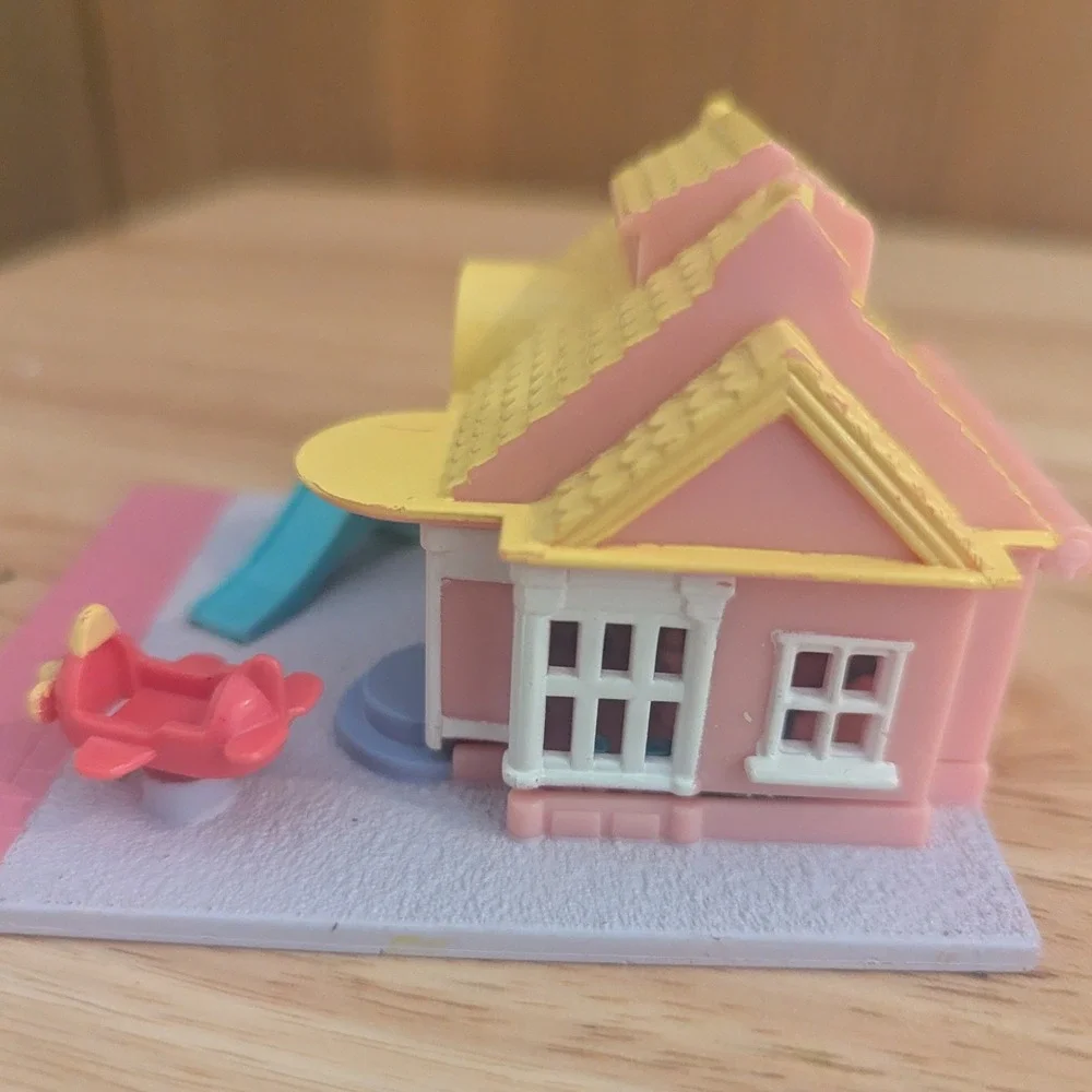 VTG Polly Pocket  Bluebird Pollyville Toy Shop 1993 Compact Playset Adorable
